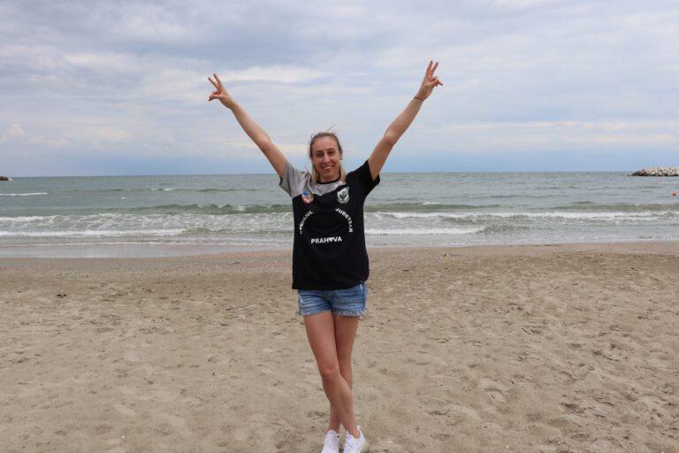 GABRIELA MOLDOVEANU VA IMBRACA TRICOUL CS ACTIV PRAHOVA-PLOIESTI