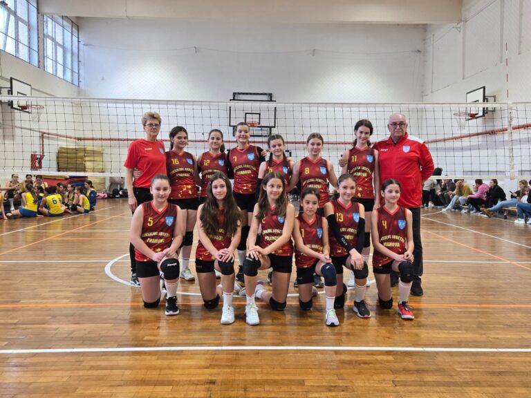 Micuţele voleibaliste de la CS Judeţean Prahova au depăşit aşteptările, după prima fază a competiţiei