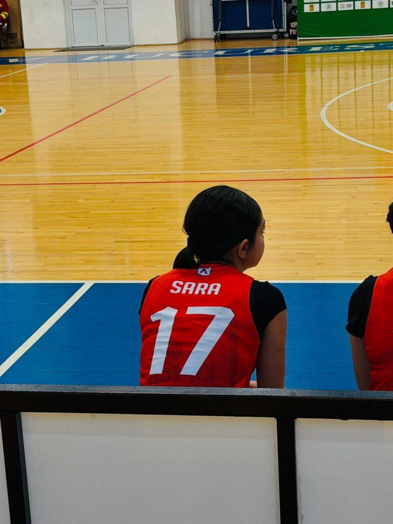 Sara Dumitru – fata care apare mereu